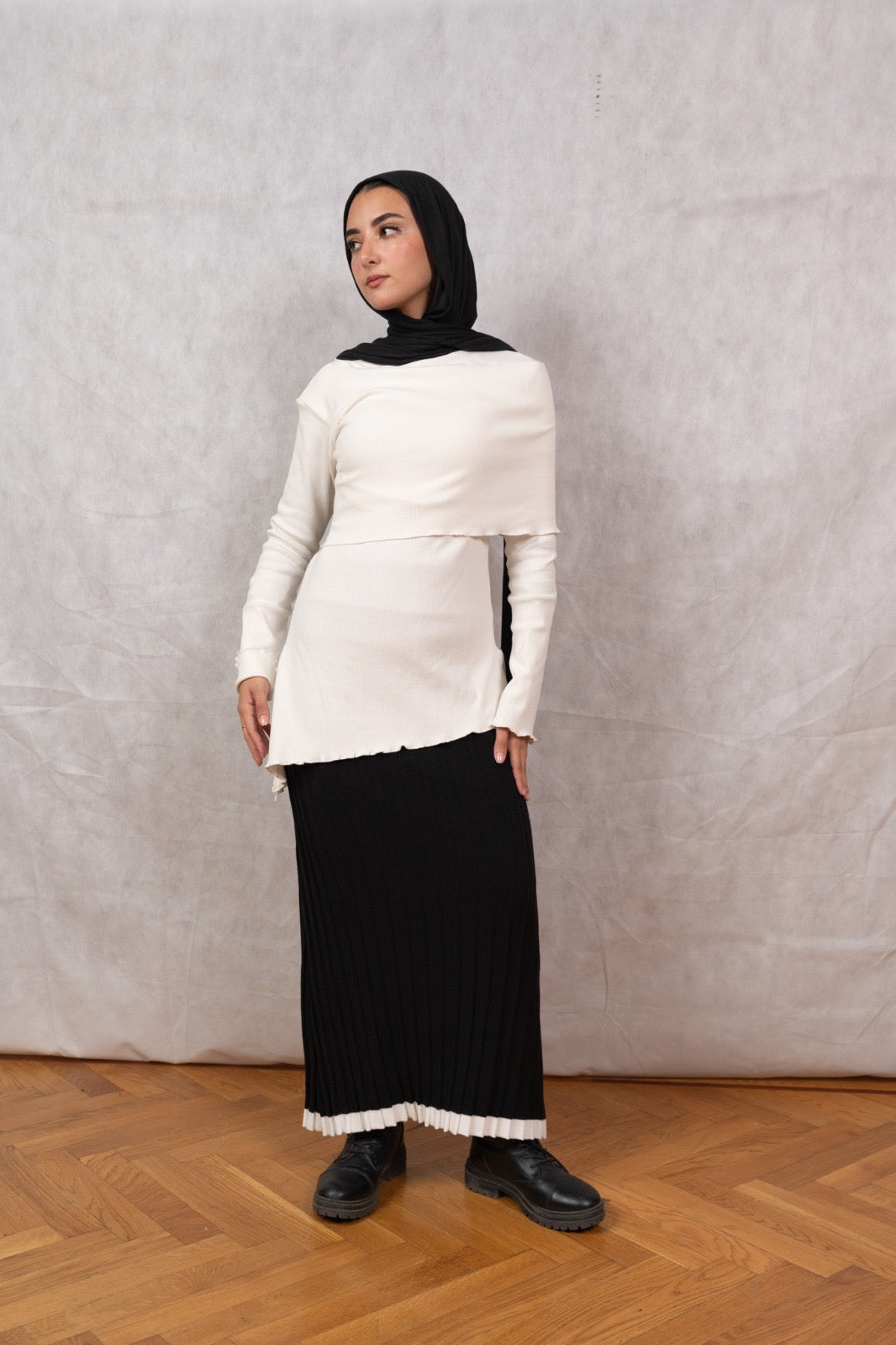 Knit Contrast Hem Skirt - Black