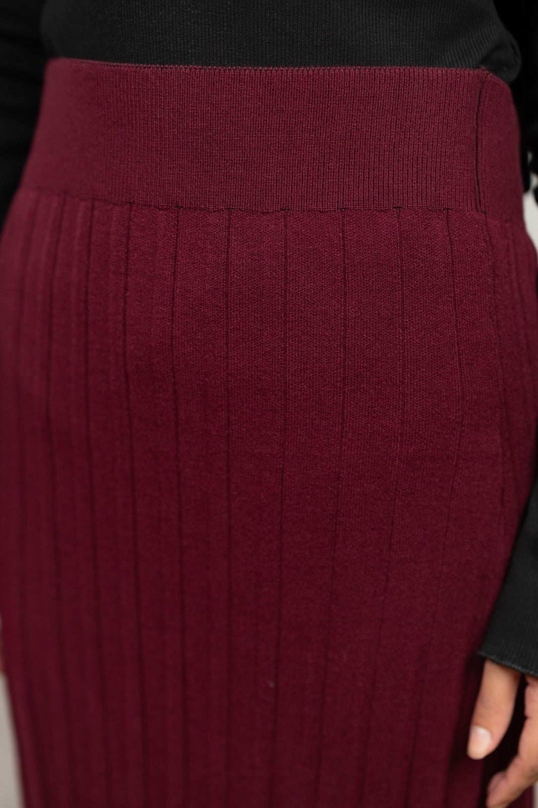 Knit Contrast Hem Skirt - Burgundy