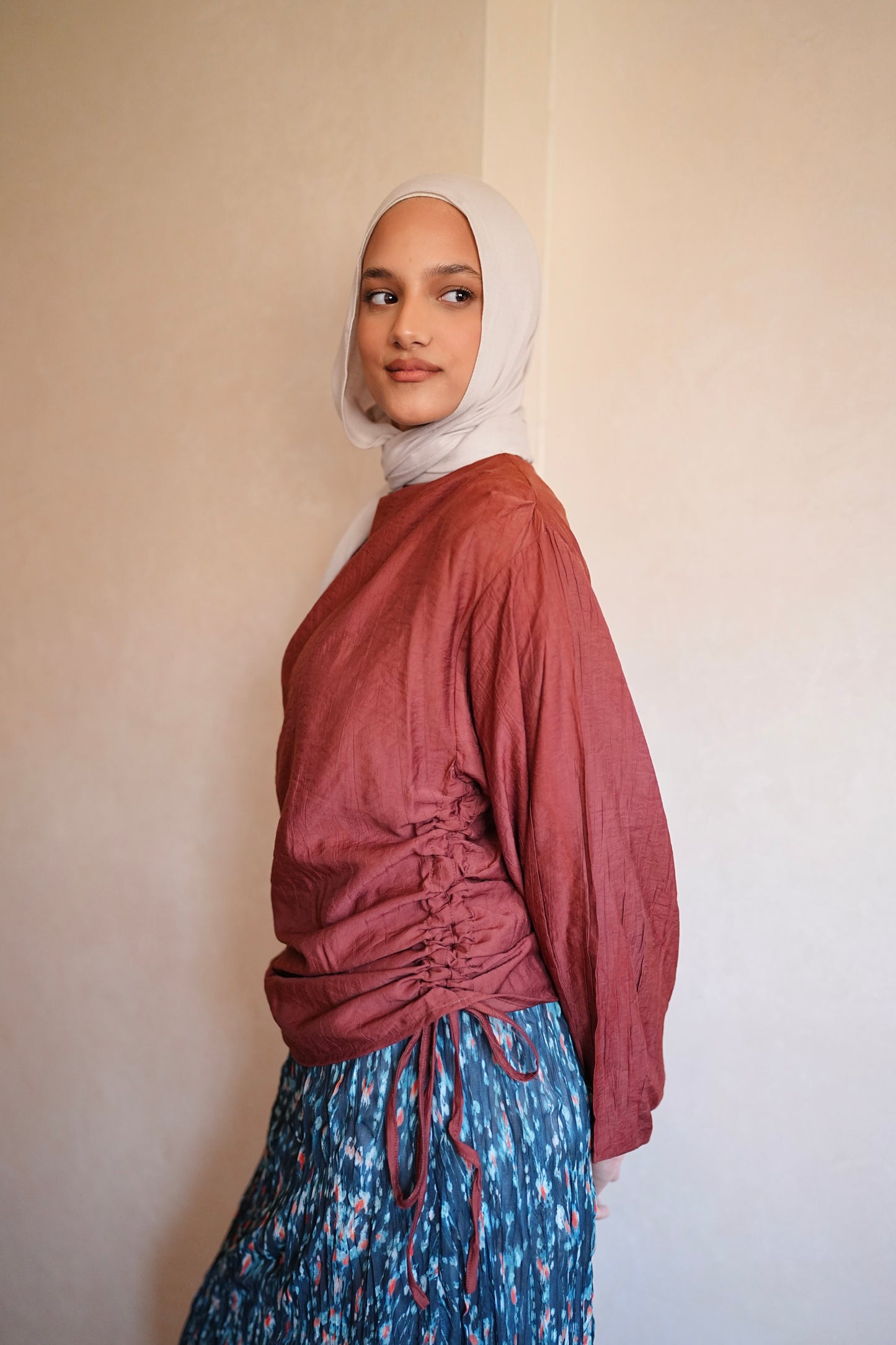 Ruched side top in Brick