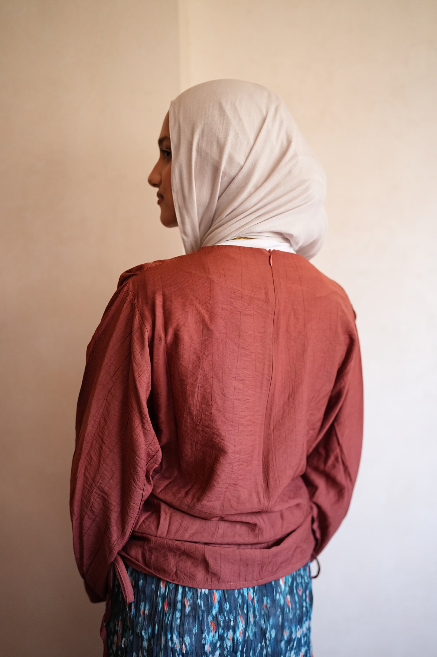 Ruched side top in Brick